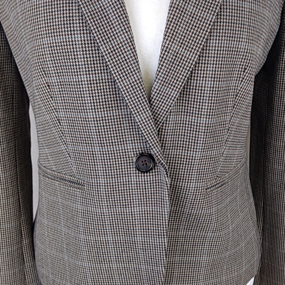 Ann Taylor Blazer One Button Closure Size 6 - Picture 3 of 8